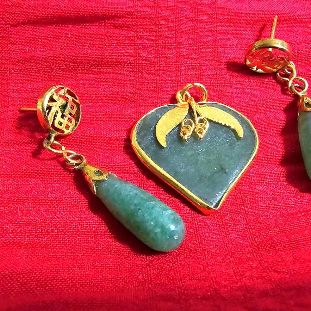 Vintage Jade Earrings and Pendant set